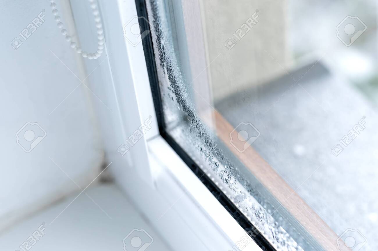 Double glazed PVC window Condensation on the glass
